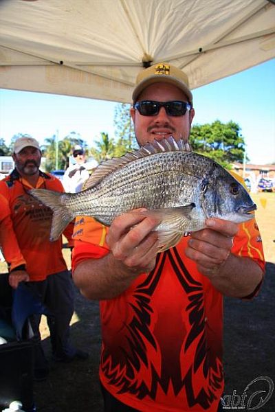 inline_707_https://yaffa-cdn.s3.amazonaws.com/fishing/images/dmImage/SourceImage/Hobie Hogs Breath Boss Hog 400.jpg