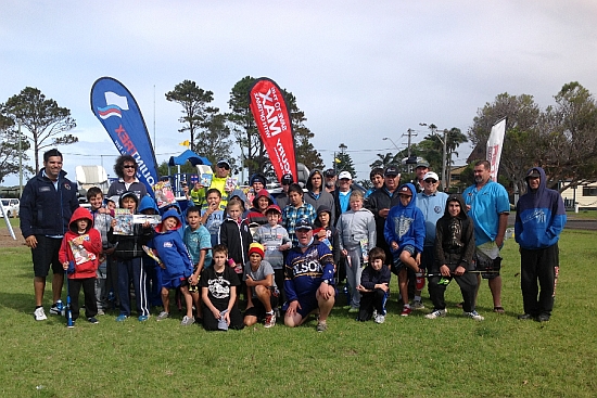 inline_432_https://yaffa-cdn.s3.amazonaws.com/fishing/images/dmImage/SourceImage/Cops & Koori kids 550 3.jpg