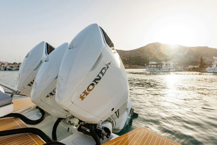 Honda launches BF350 V8