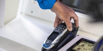 Yamaha Australia unveils industry-first wireless outboard controller