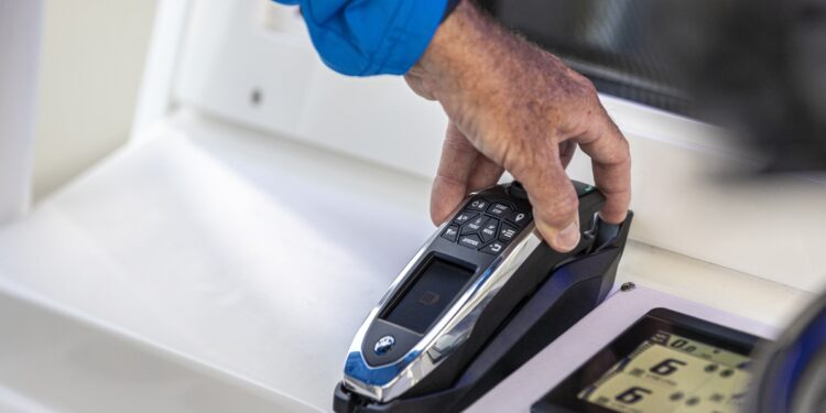 Yamaha Australia unveils industry-first wireless outboard controller