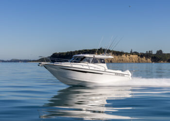 Rayglass 2400 debuts at Sydney Boat Show